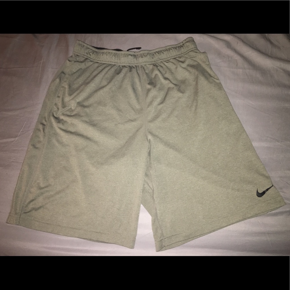 Men’s Grey Nike Dri-Fit shorts!